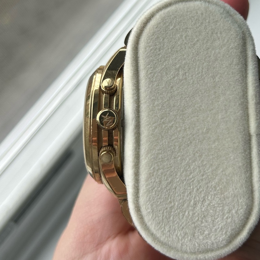 Michael Kors Gold Runway Women's Watch, Stainless Steel Watch - Picture 3 of 6